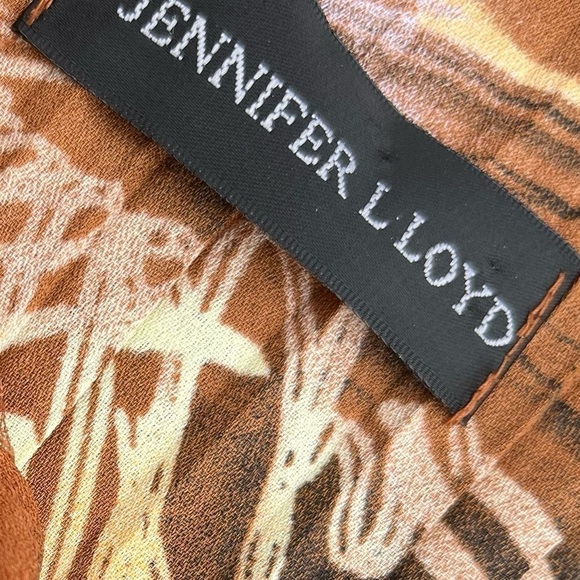 JENNIFER LLOYD PLEATED TUXEDO STYLE BUTTON DOWN SHIRT WITH LACE EMBELLISHMENTS - Picture 9 of 9